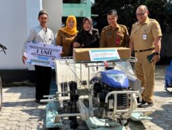 Pemkab Bojonegoro Salurkan Bantuan Alsintan  ke Petani untuk Meingkatkan Produksifitas 
