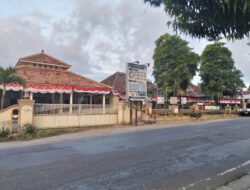 Merah-Putih Berkibar Megah! Wongsorejo Berubah Wajah, Kantor Desa hingga Kecamatan Dihiasi Pernak-Pernik HUT RI ke-81, Semangat Juang Membara!